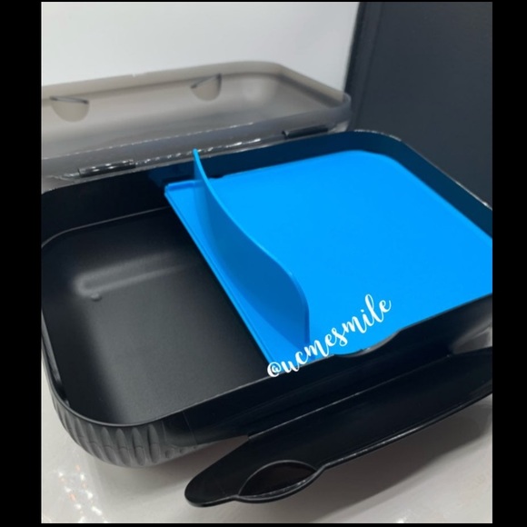 Tupperware At Lunch Box + Divided Insert on-the-go Container - Picture 4 of 8